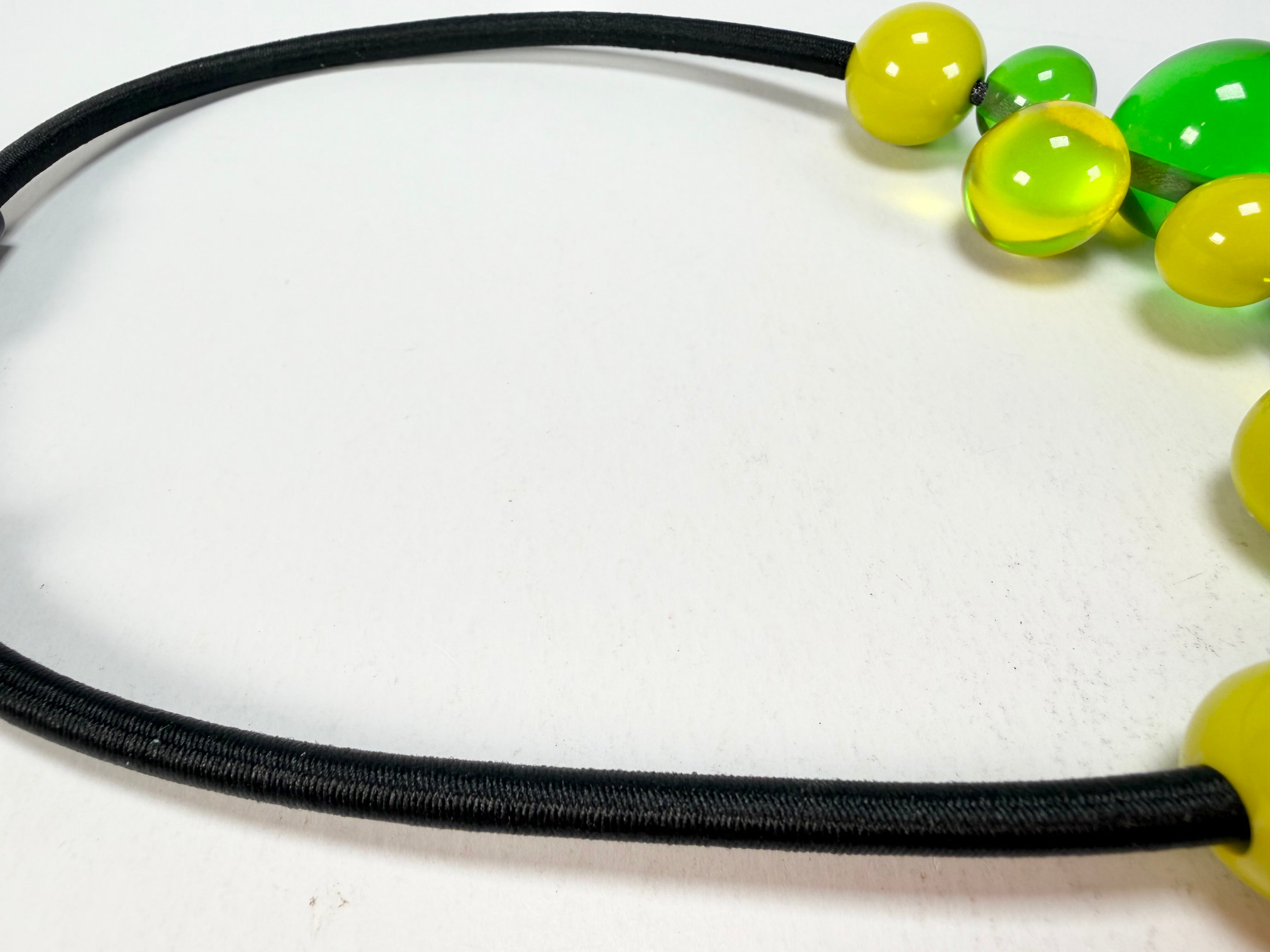 Zsiska - Baubles Yellow & Green 11 Bead Resin Necklace ( P230150BAU2Q11 )