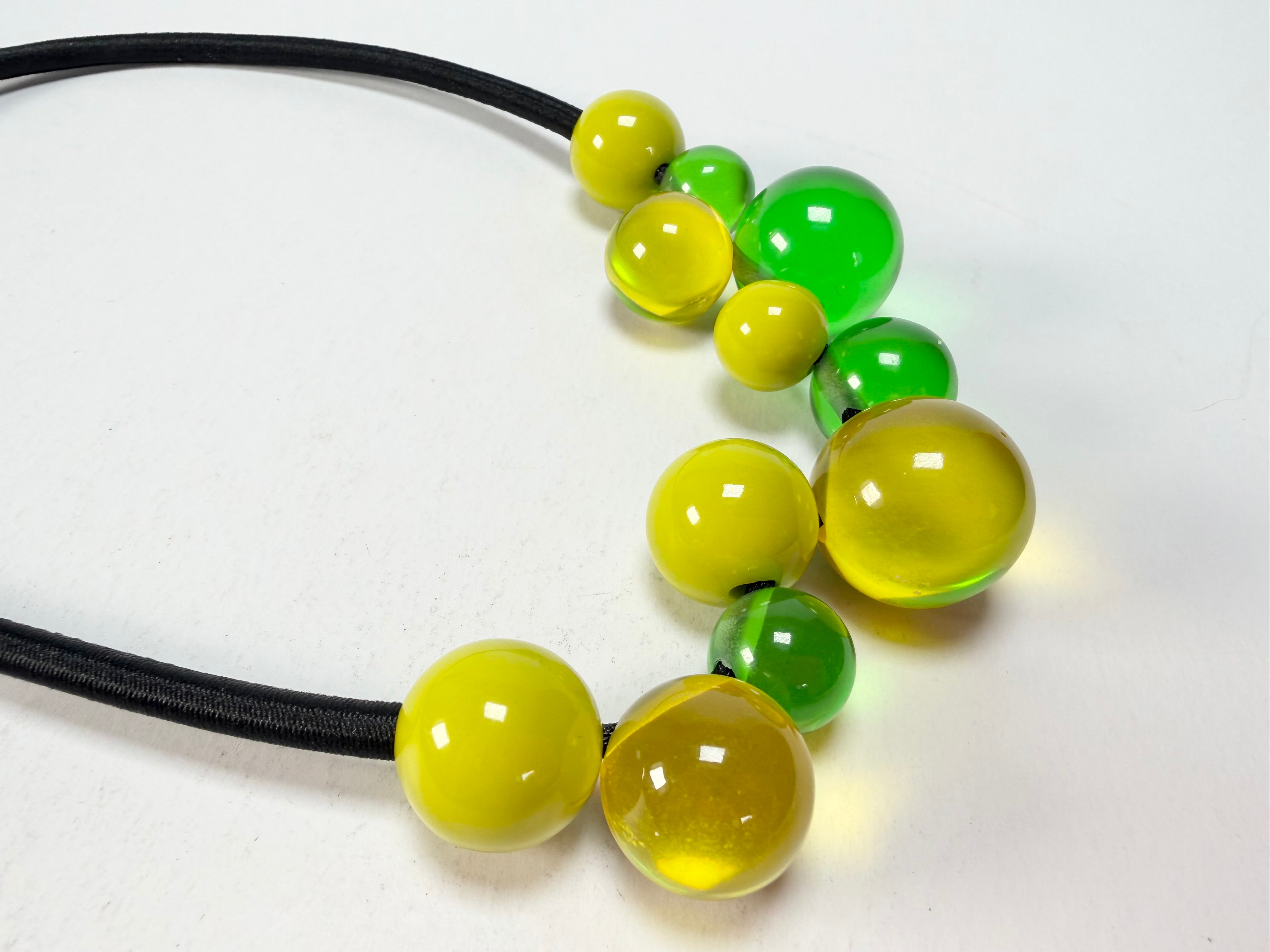 Zsiska - Baubles Yellow & Green 11 Bead Resin Necklace ( P230150BAU2Q11 )