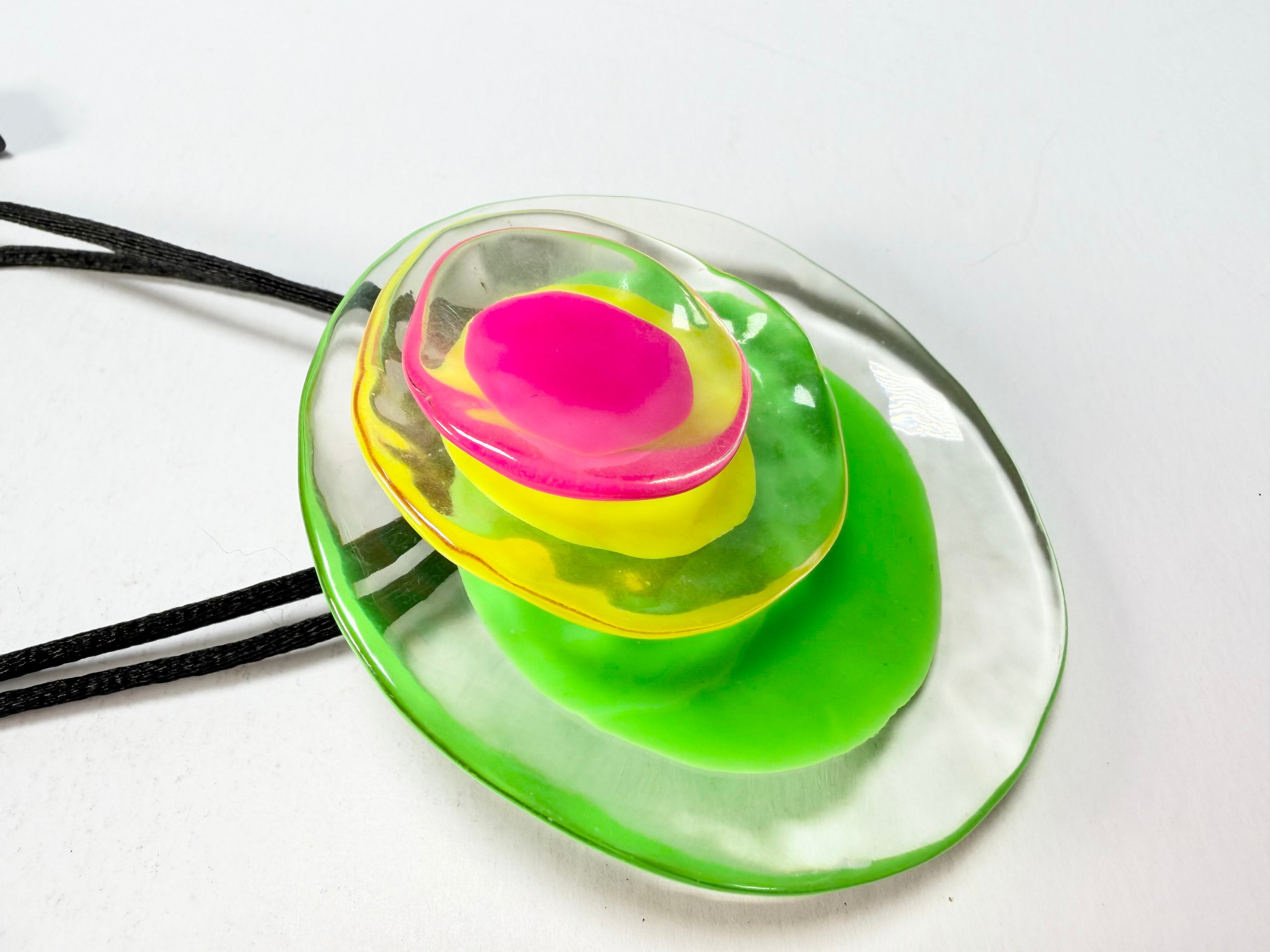 Zsiska - Flora "Prue Leith" Neon Green Single Bead Resin Necklace ( P070201FLO2Q00 )