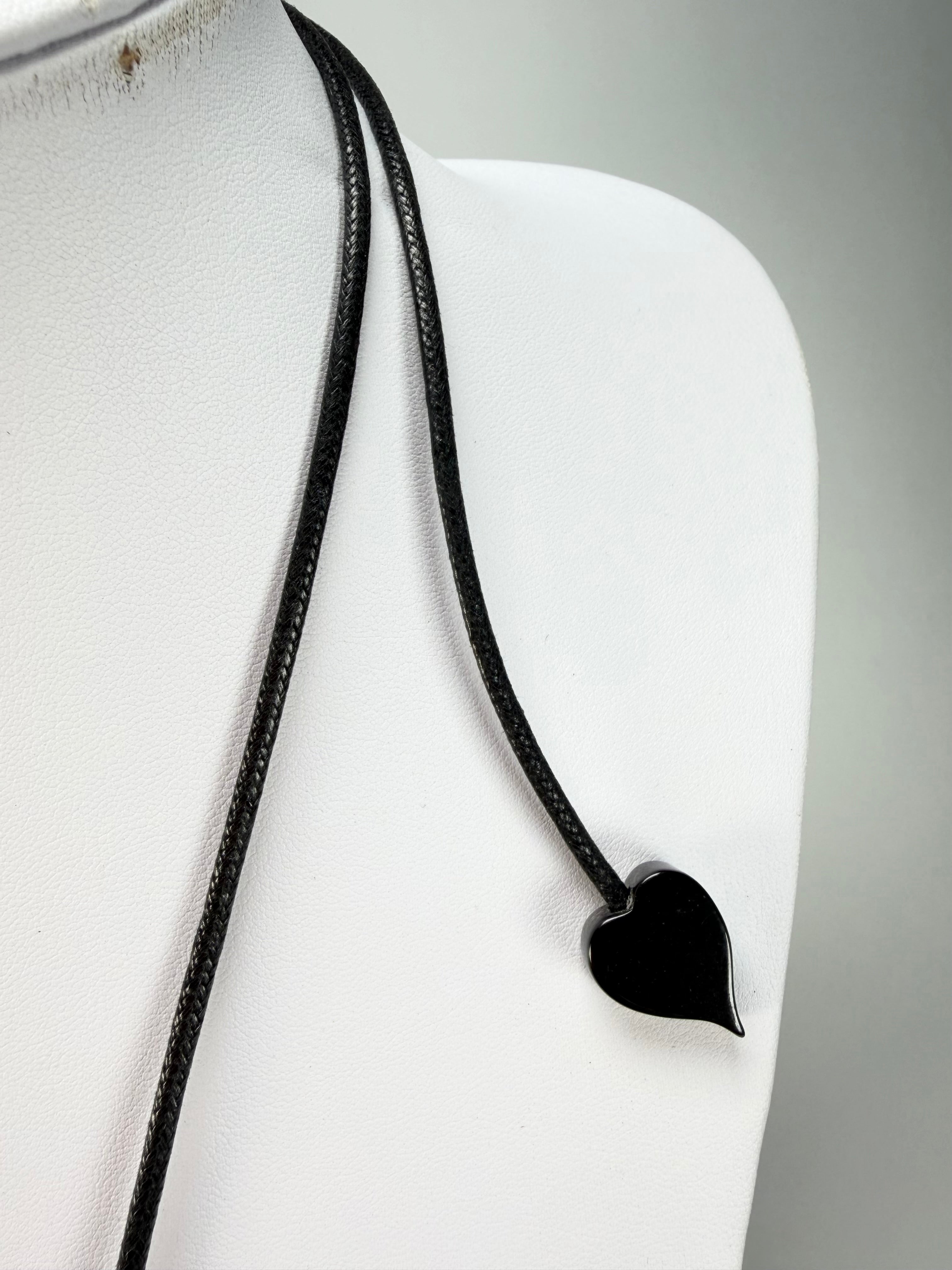 Zsiska - November "Pendant" Black & White Resin Necklace ( 8460201WHITQ00 )