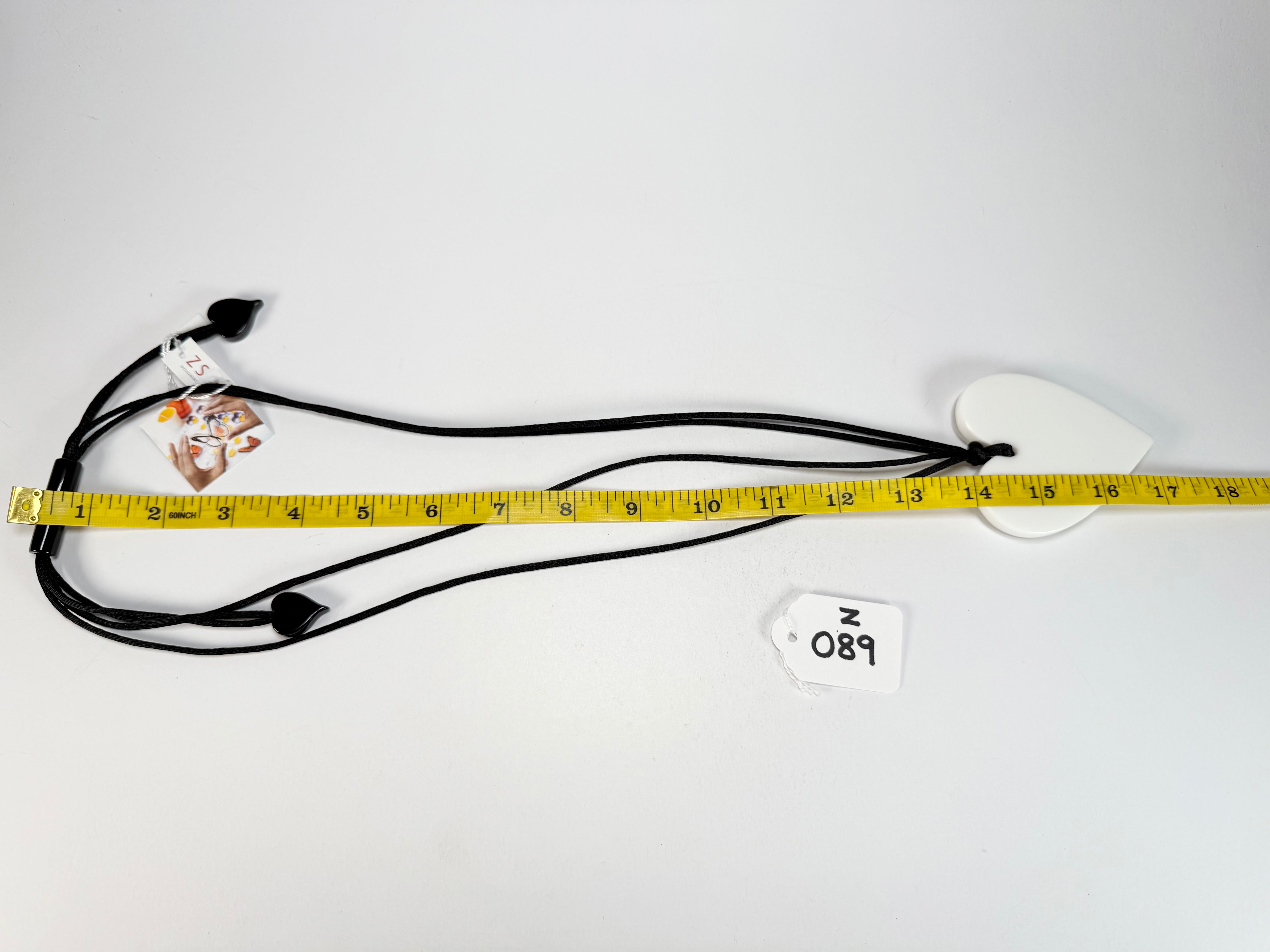 Zsiska - Colourful Statement "Heart" White Pendant Resin Necklace ( 50602039037Q00 )