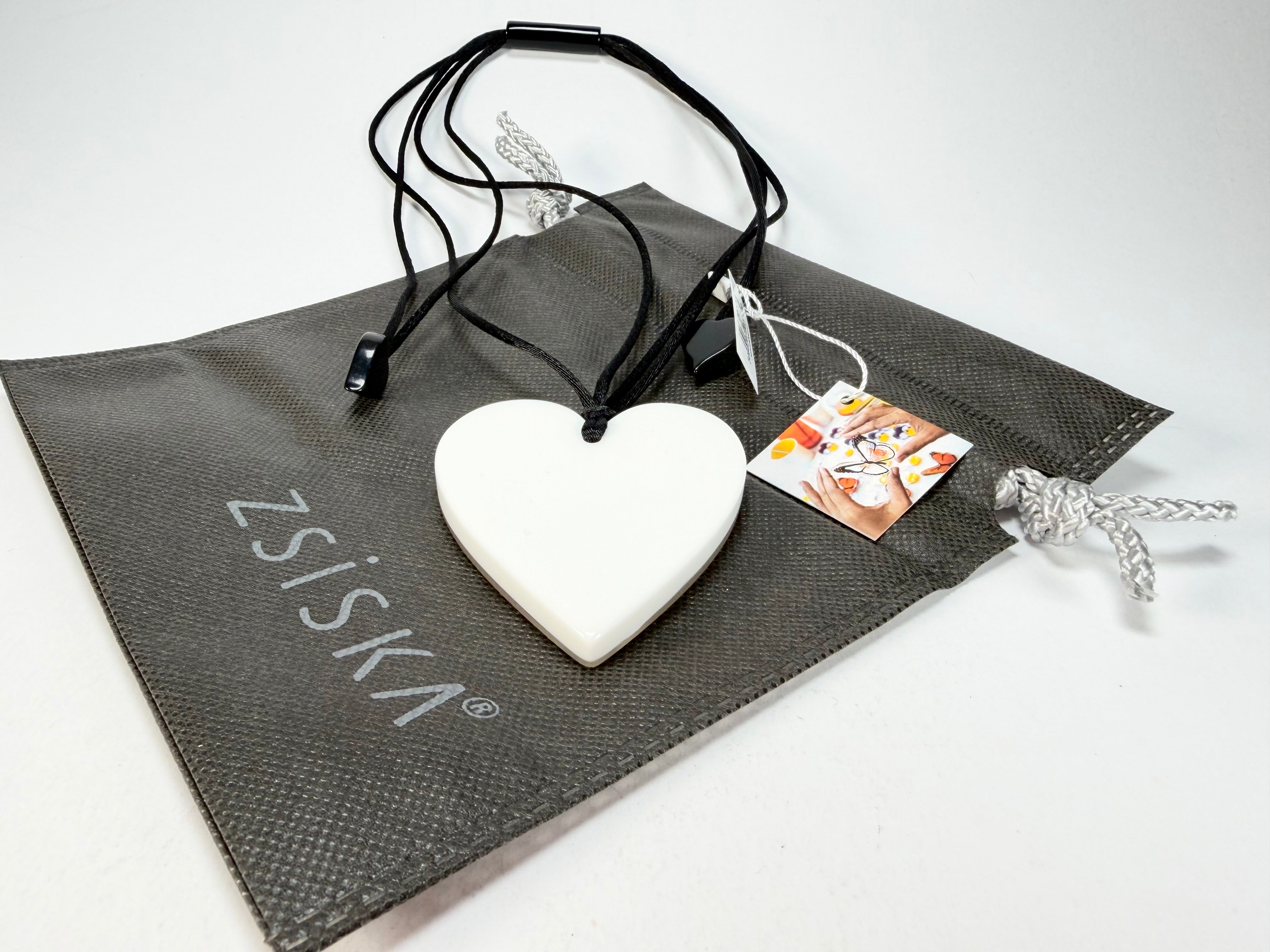 Zsiska - Colourful Statement "Heart" White Pendant Resin Necklace ( 50602039037Q00 )