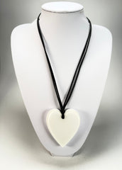 Zsiska - Colourful Statement "Heart" White Pendant Resin Necklace ( 50602039037Q00 )