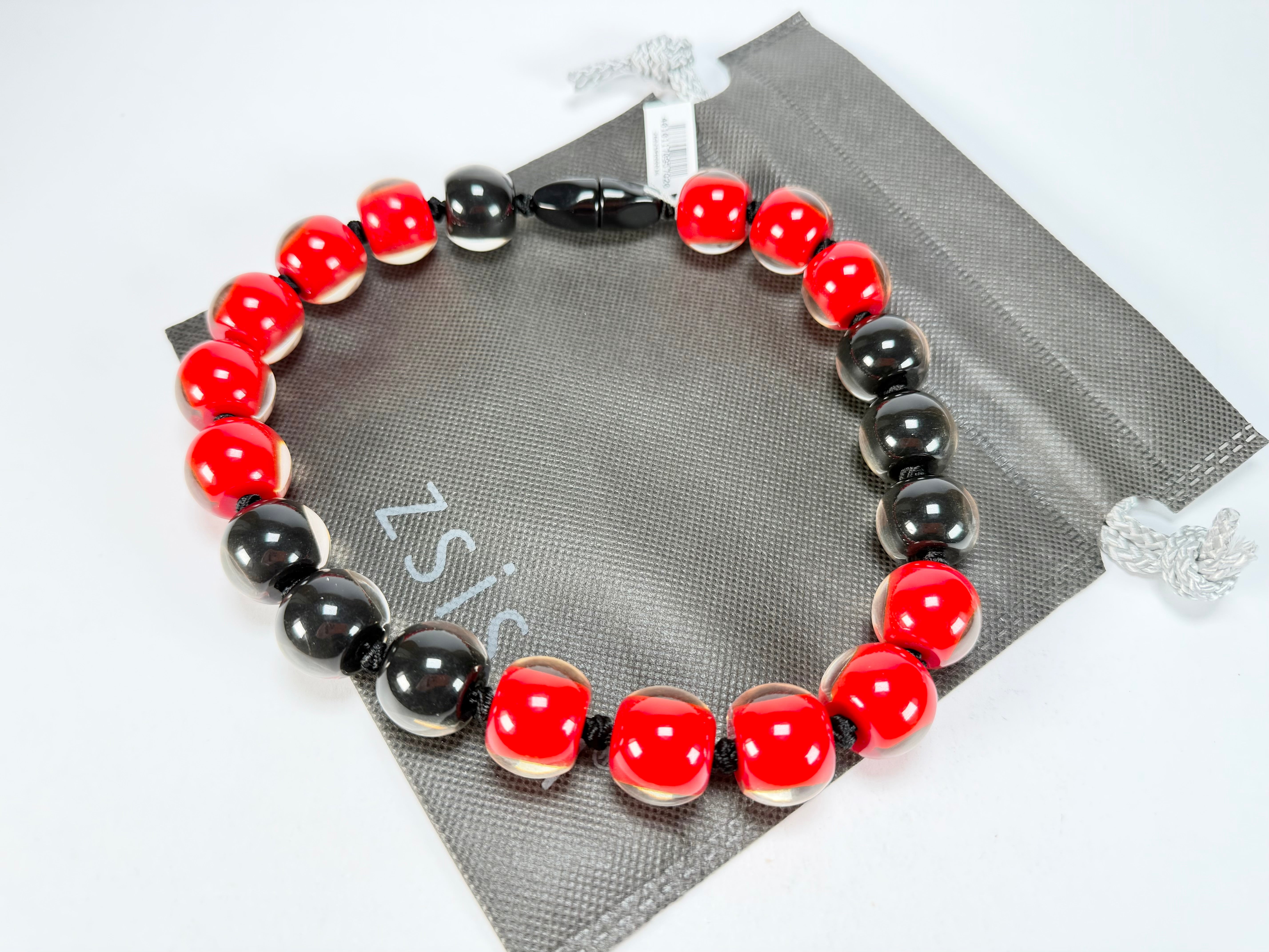 Zsiska - Colourful Beads 20 Bead Onyx & Crimson Resin Necklace ( 40101319132Q20 )