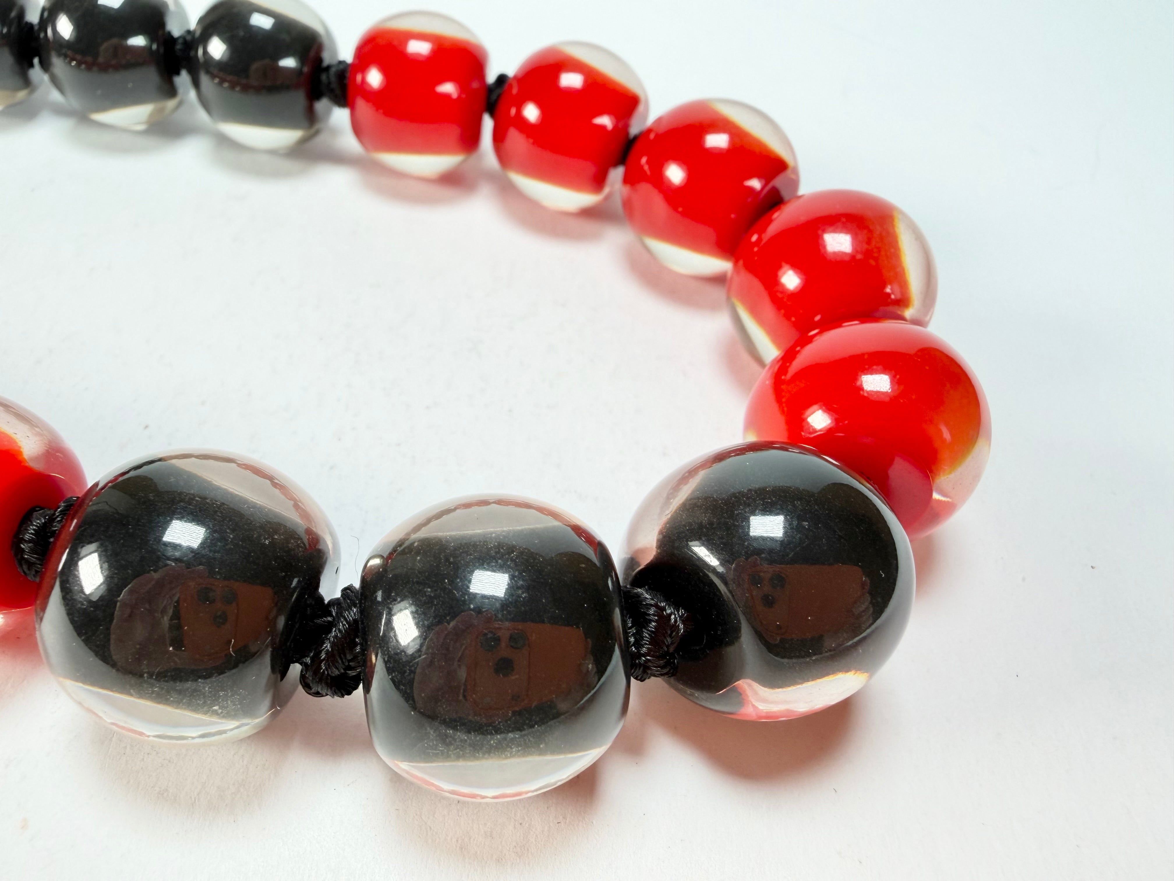 Zsiska - Colourful Beads 20 Bead Onyx & Crimson Resin Necklace ( 40101319132Q20 )