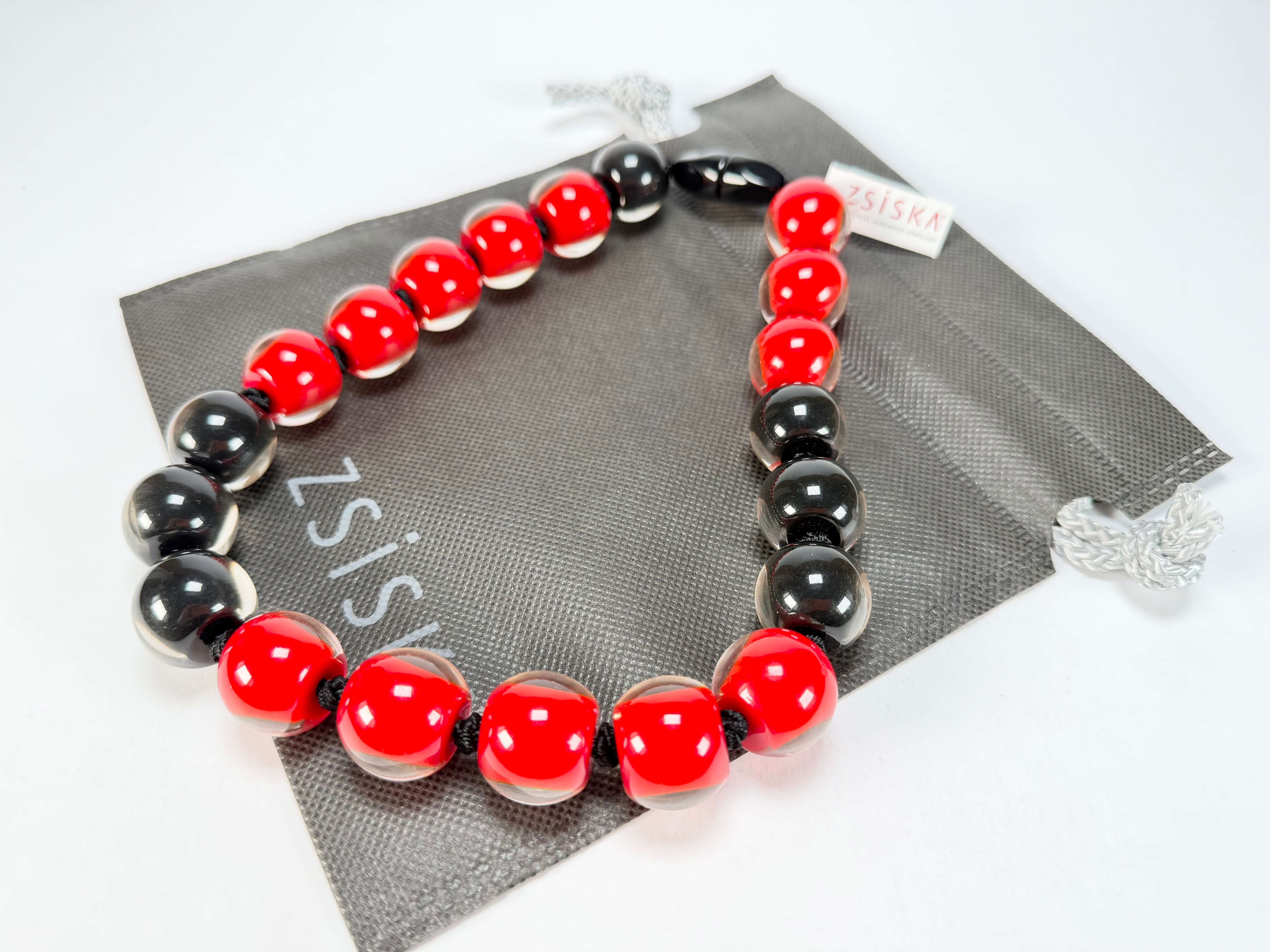 Zsiska - Colourful Beads 20 Bead Onyx & Crimson Resin Necklace ( 40101319132Q20 )