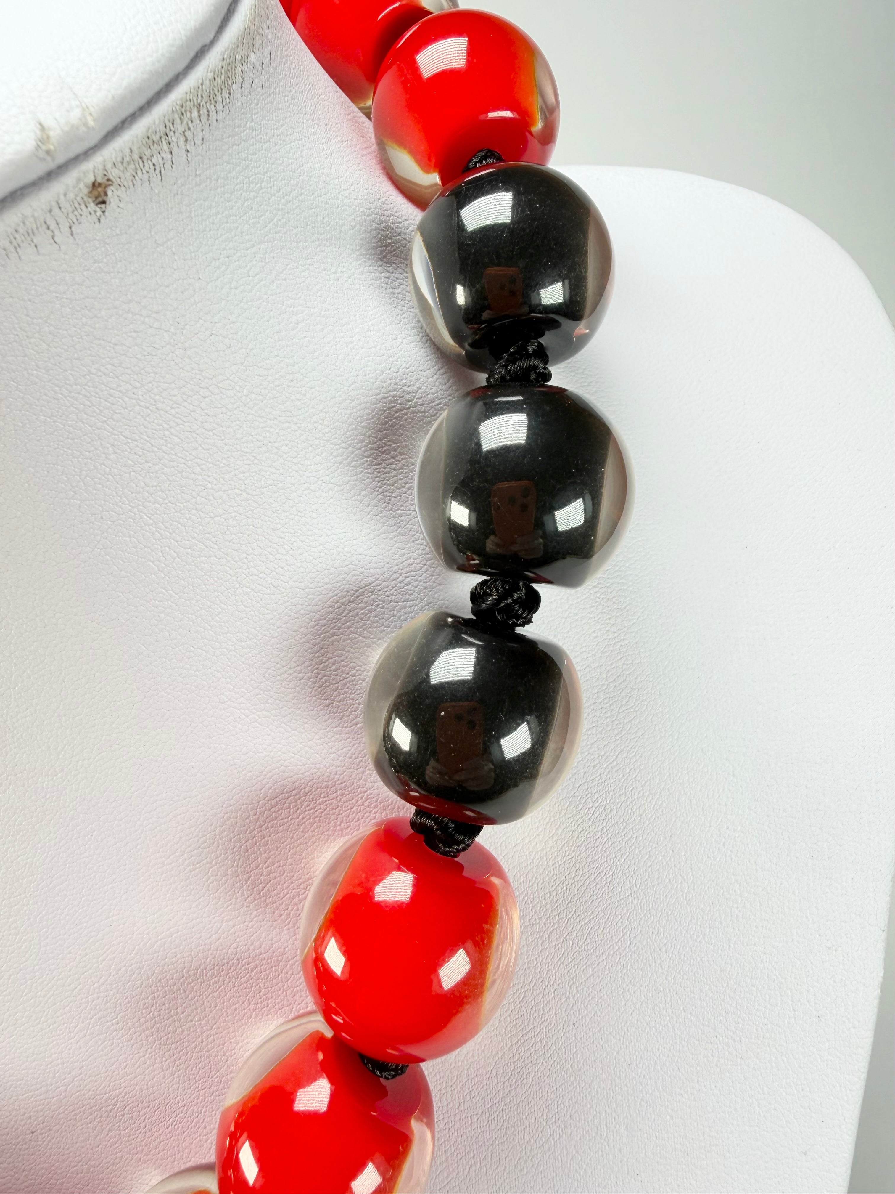 Zsiska - Colourful Beads 20 Bead Onyx & Crimson Resin Necklace ( 40101319132Q20 )