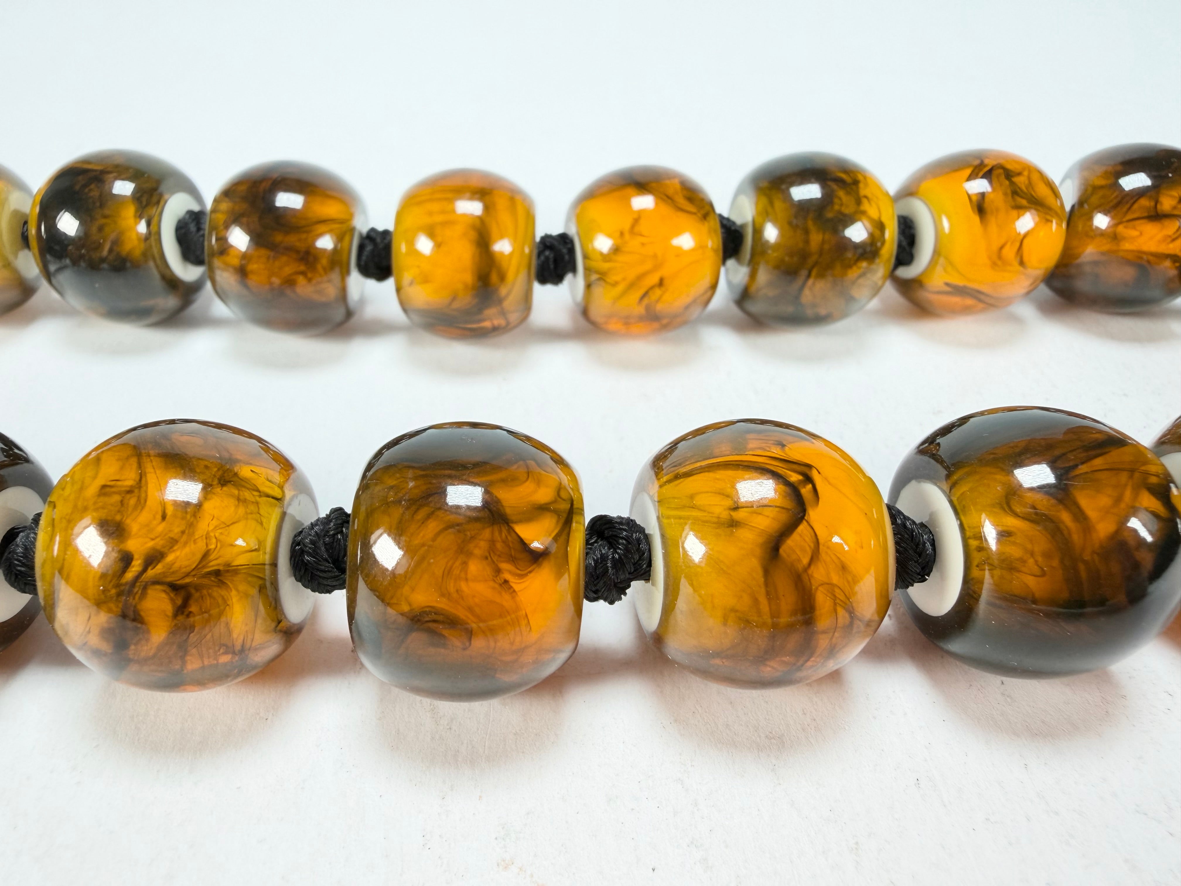 Zsiska - Colourful Beads 20 Bead Marble Tortoiseshell Resin Necklace ( 4010117MTORQ20 )