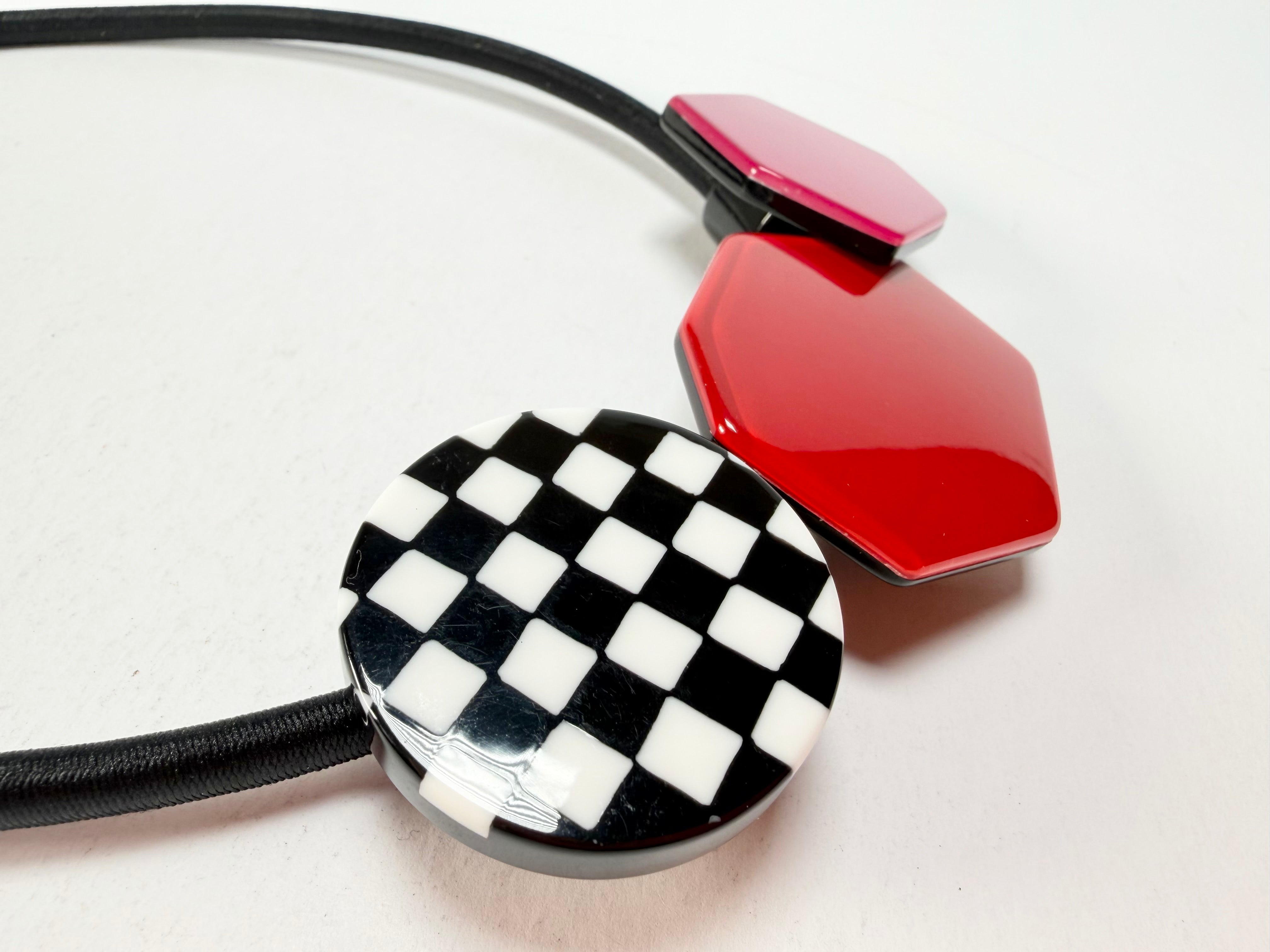 Zsiska - Checkmate "Prue Leith" Crimson & Rose 3 Bead Resin Necklace ( P220150REPIQ03 )