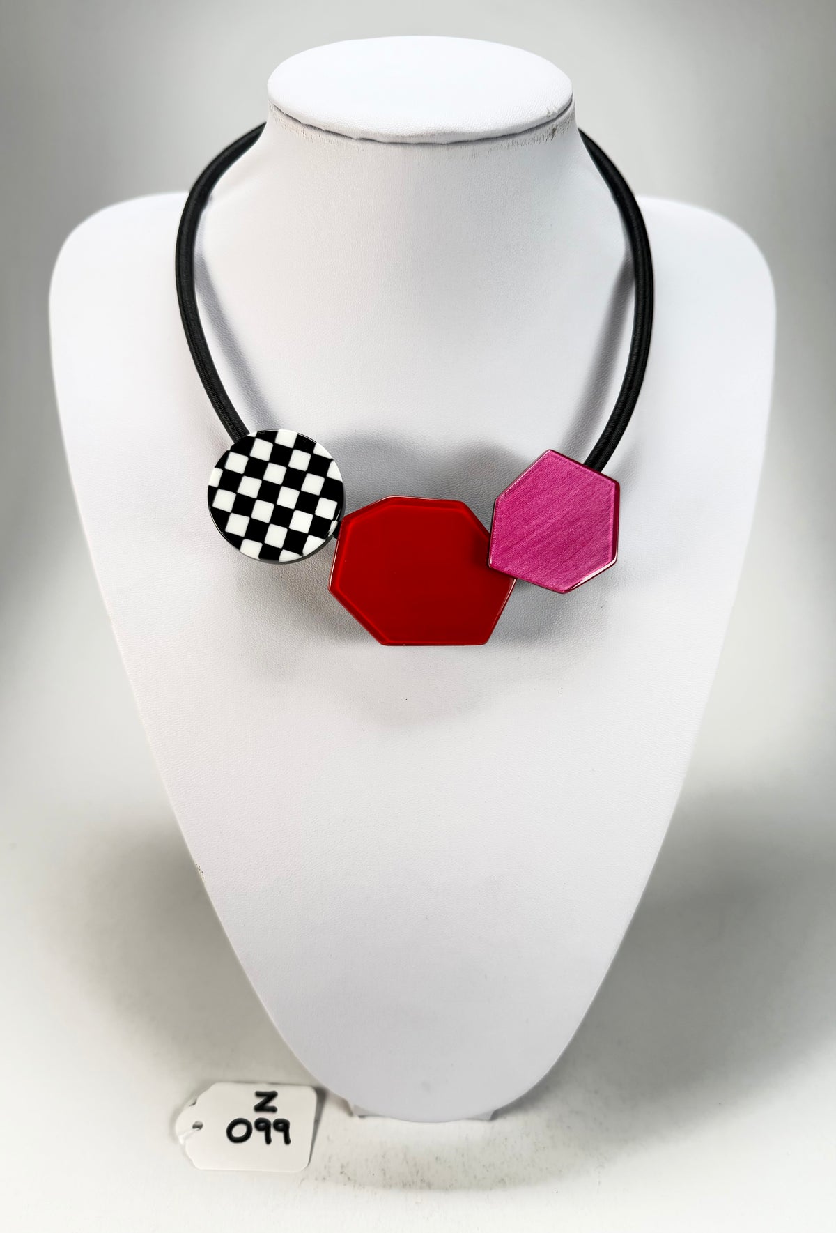 Zsiska - Checkmate "Prue Leith" Crimson & Rose 3 Bead Resin Necklace ( P220150REPIQ03 )