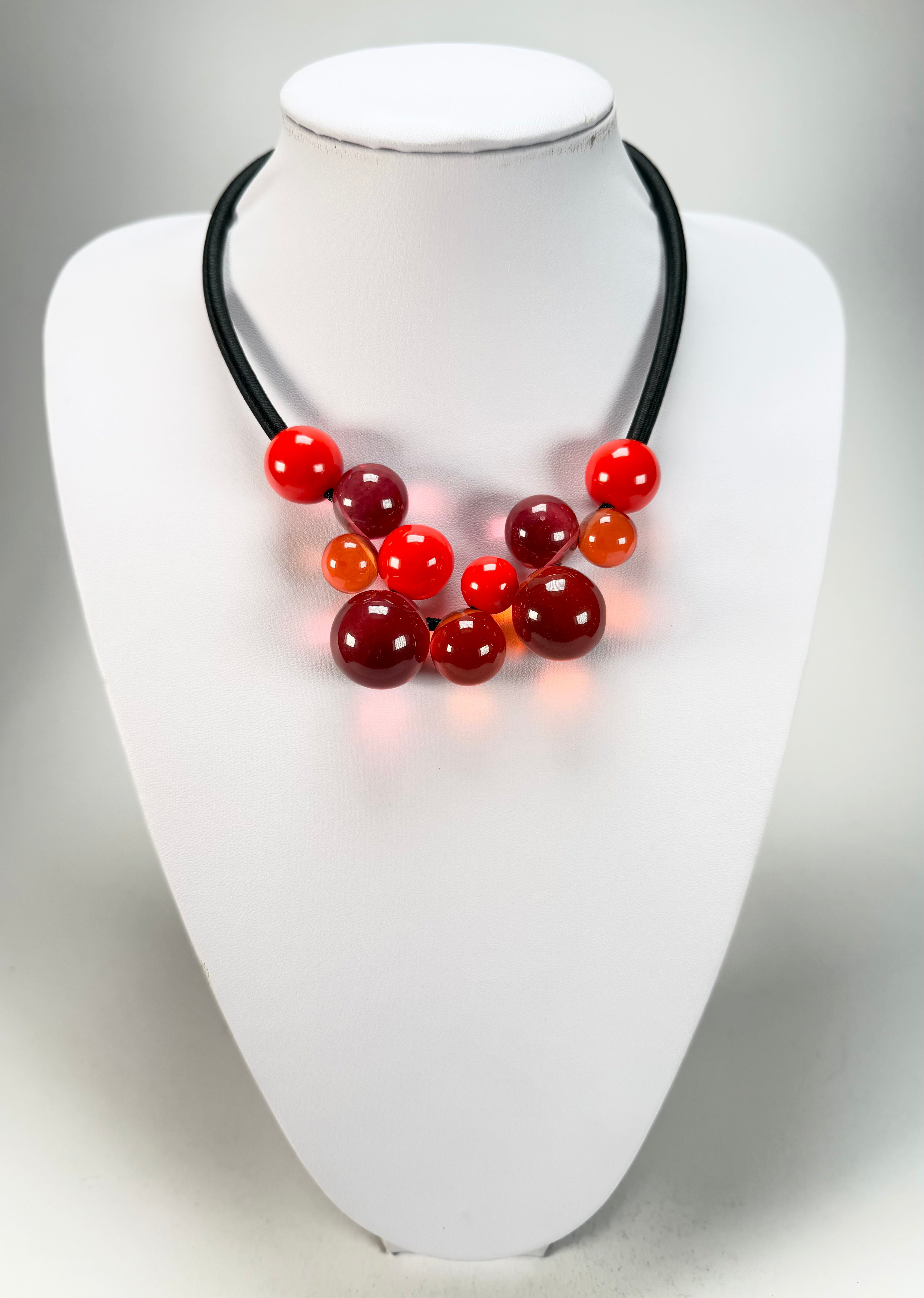 Zsiska - Baubles Red Mix 11 Bead Resin Necklace ( P230150BAU3Q11 )