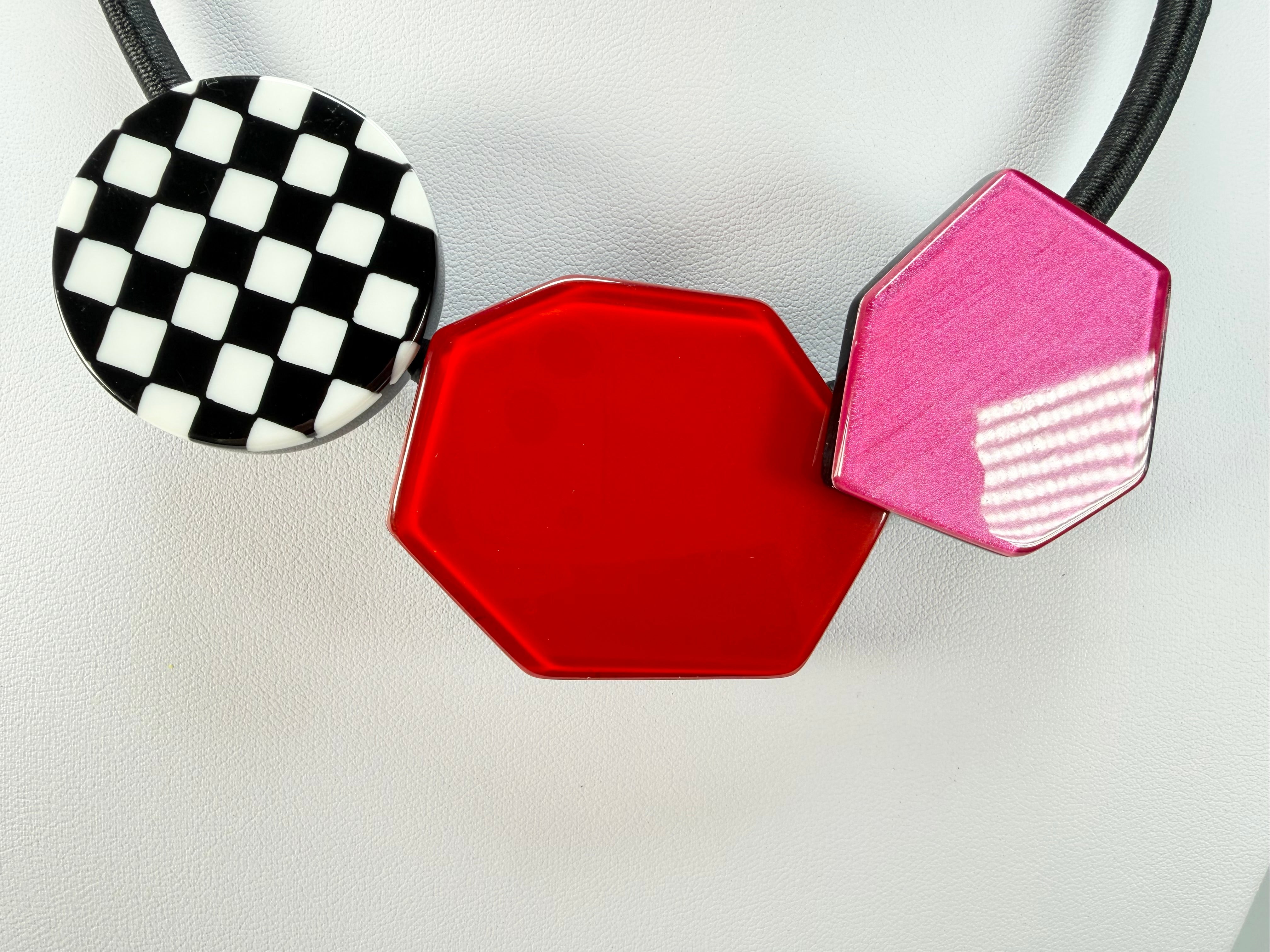 Zsiska - Checkmate "Prue Leith" Crimson & Rose 3 Bead Resin Necklace ( P220150REPIQ03 )