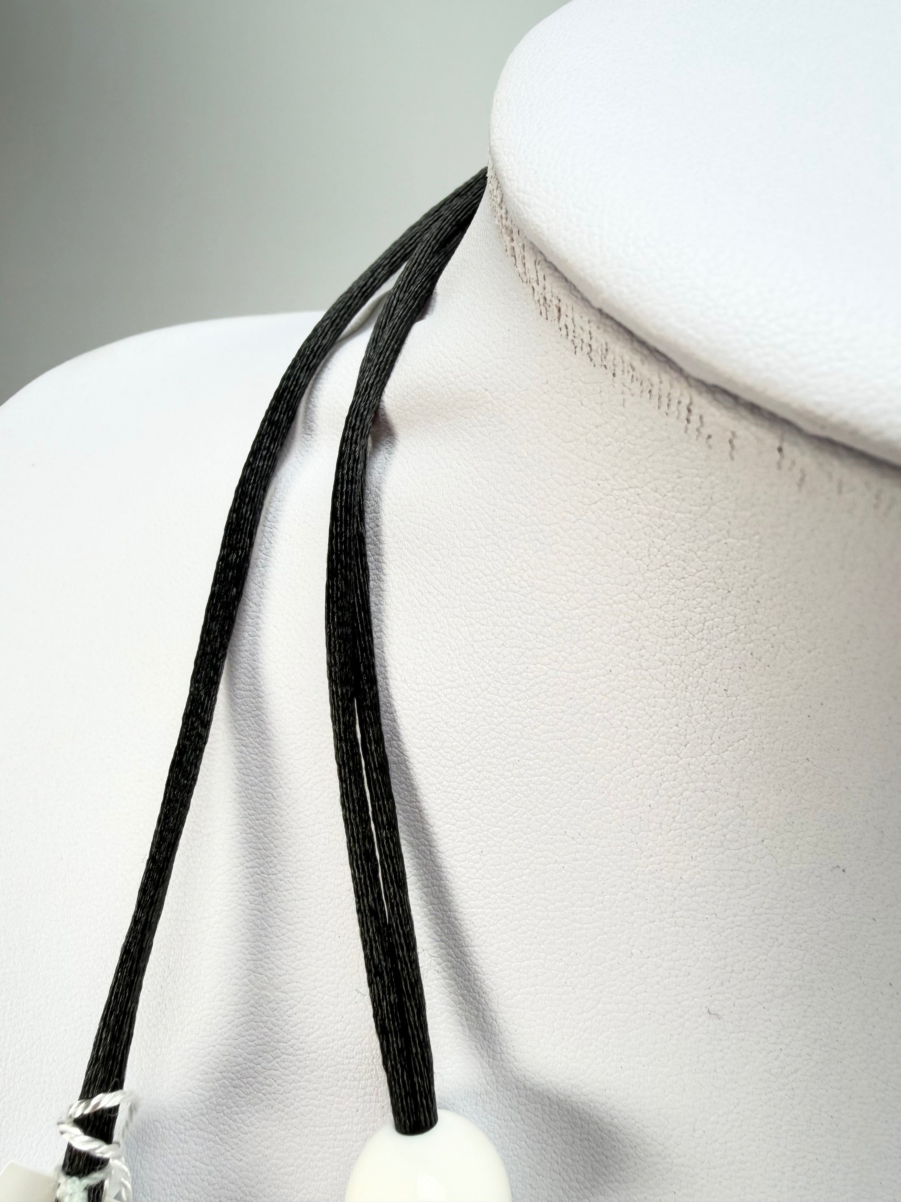 Zsiska - Itsy Bitsy Black & White Resin Necklace ( 9410101BLWHQ15 )