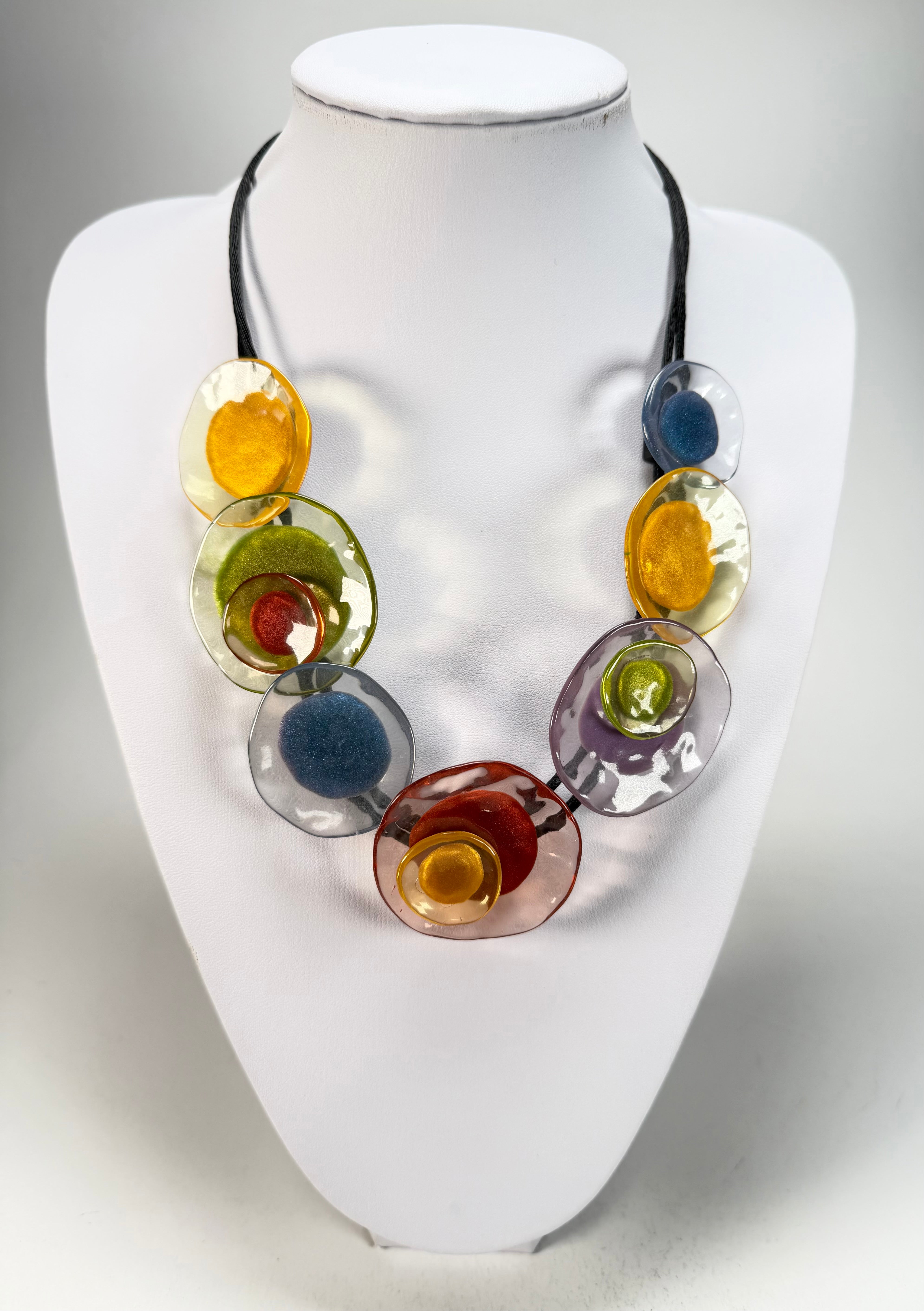 Zsiska - Flora "Prue Leith" Winter Spectrum 7 Bead Resin Necklace ( P0701020499Q07 )
