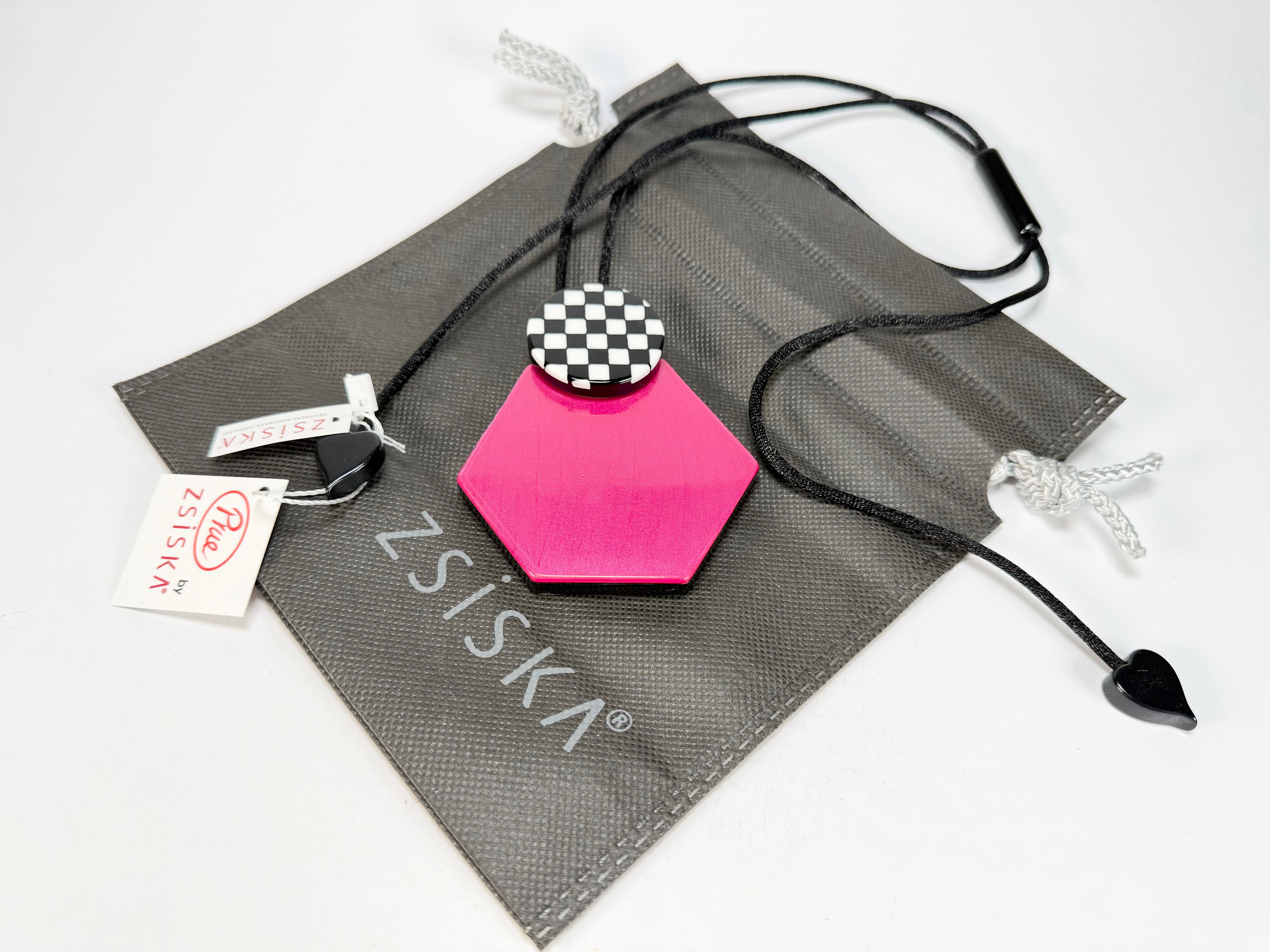 Zsiska - Checkmate "Prue Leith" Rose Pendant Resin Necklace ( P220201PINKQ00 )