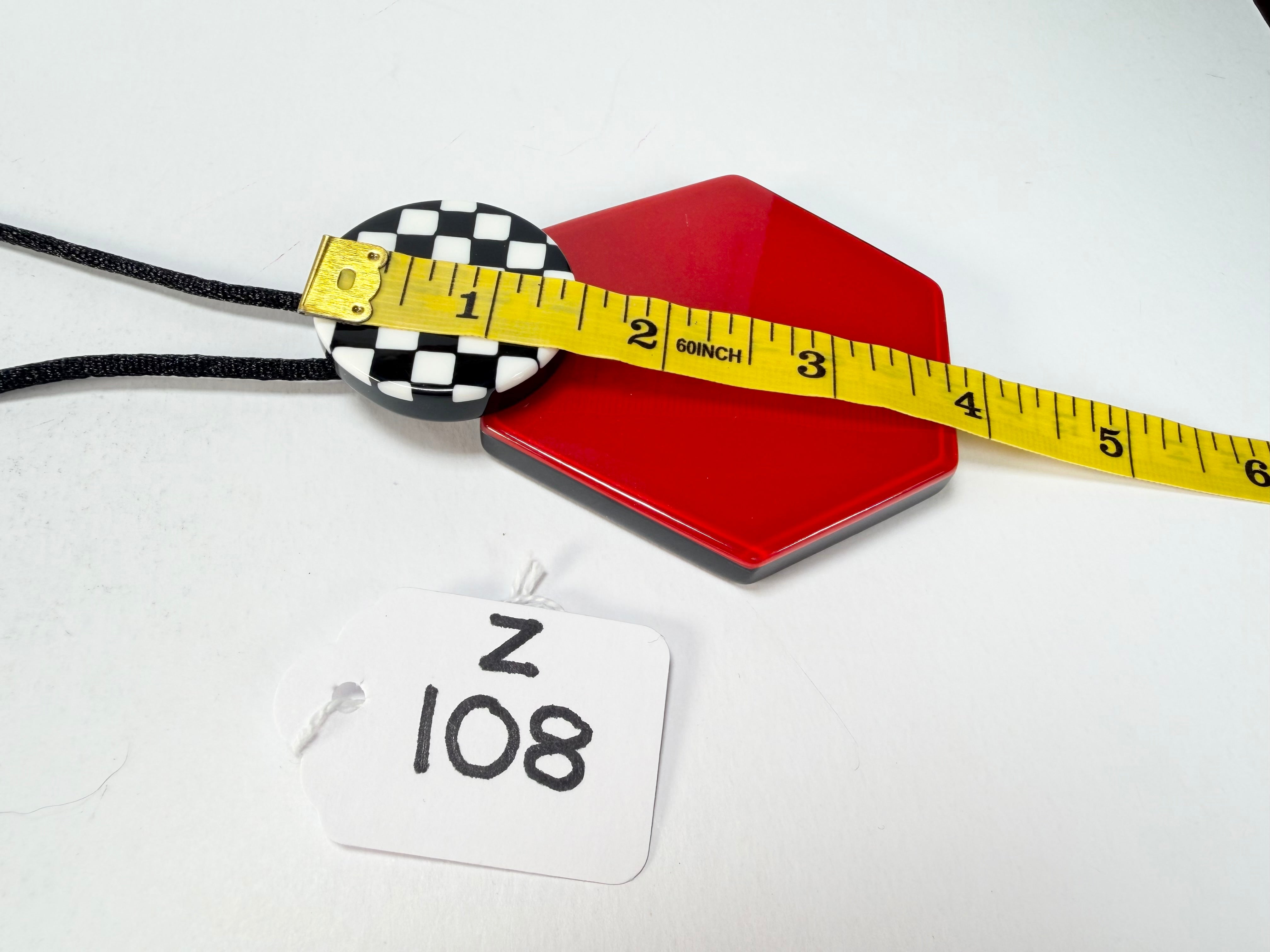 Zsiska - Checkmate "Prue Leith" Crimson Pendant Resin Necklace ( P220201REDDQ00 )