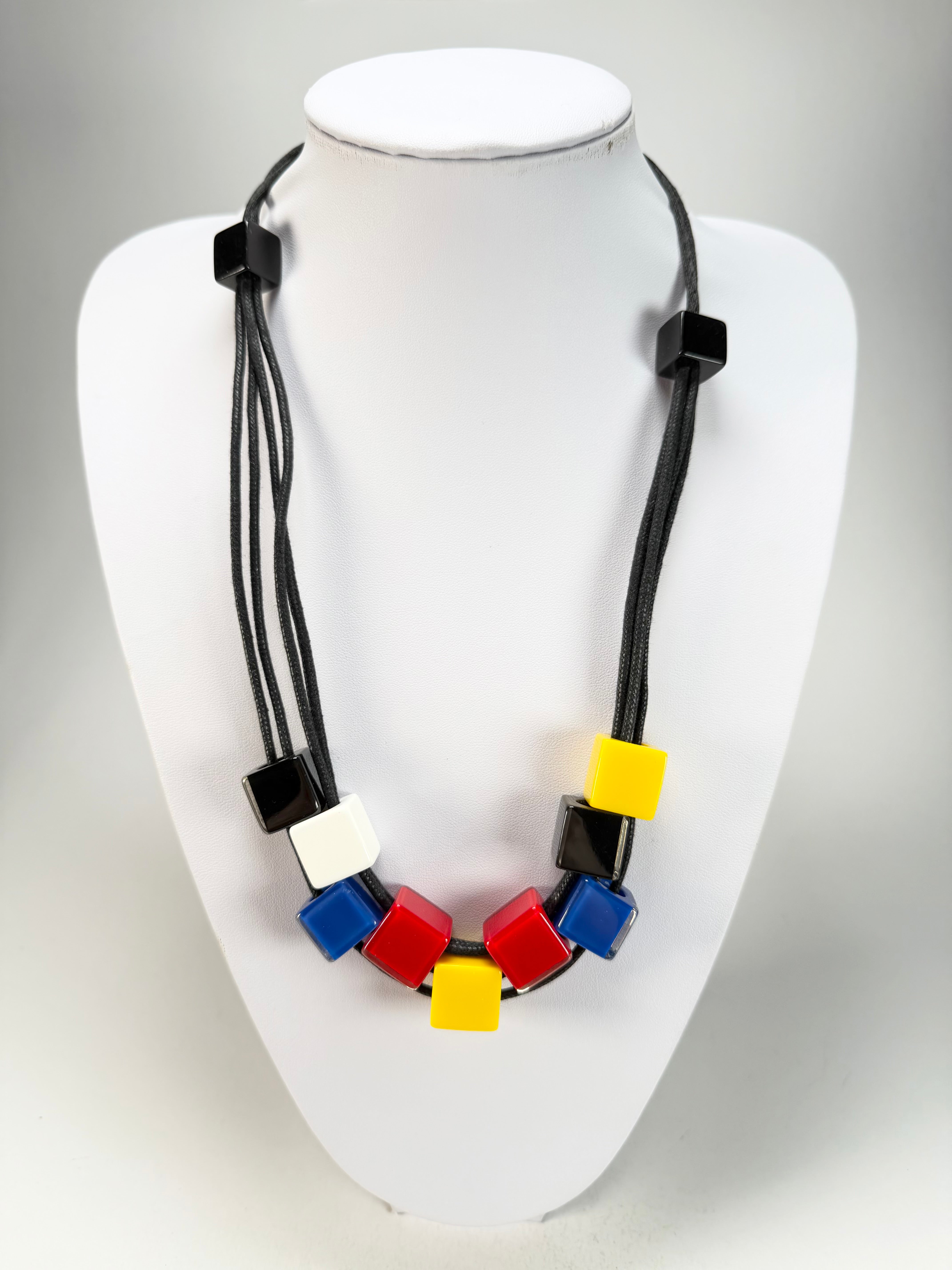 Zsiska - Cubist Mix Coloured Cube Resin Necklace ( 3420101CUB1Q11 )