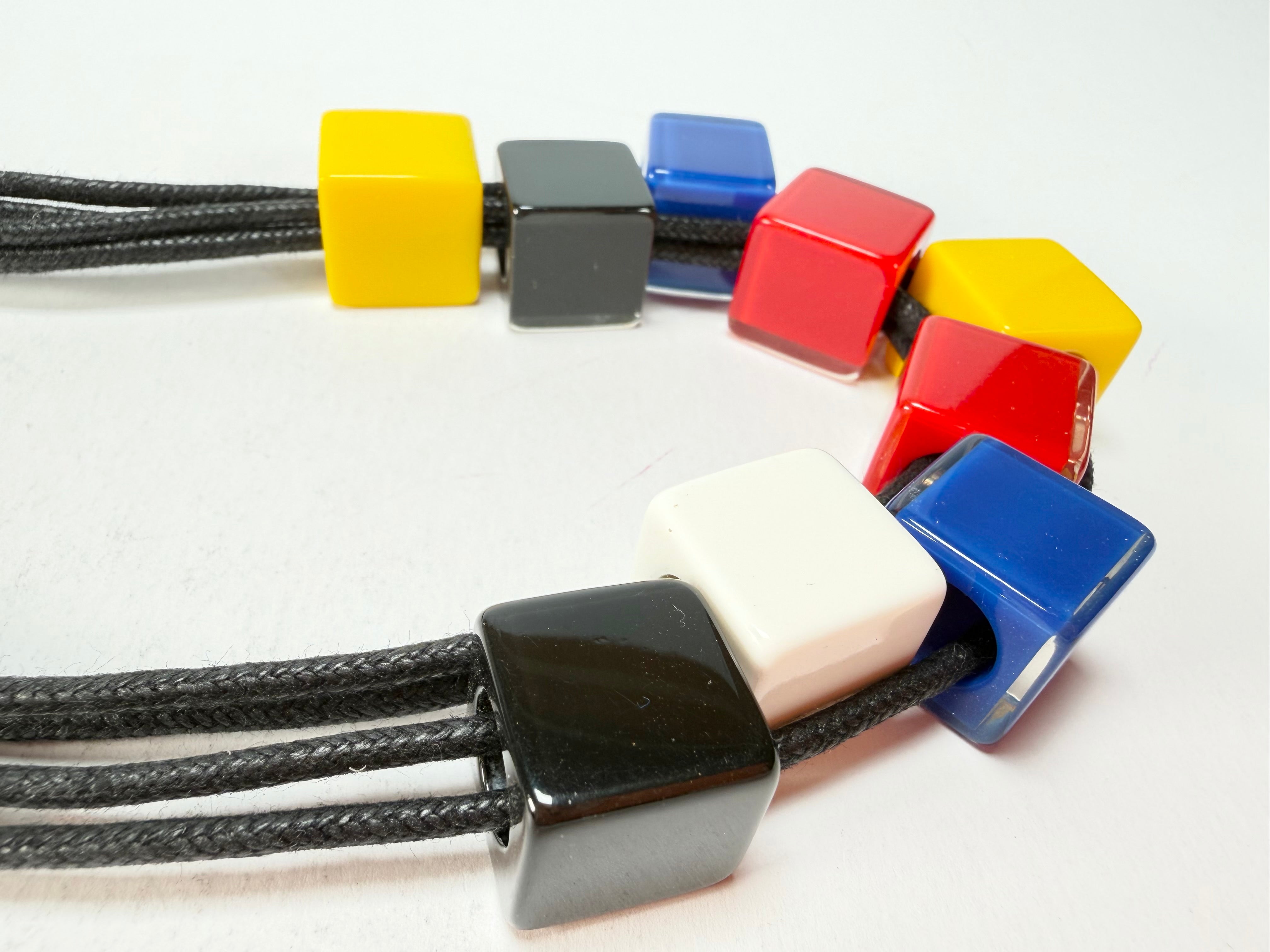 Zsiska - Cubist Mix Coloured Cube Resin Necklace ( 3420101CUB1Q11 )